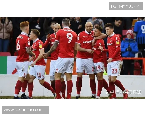 王静独家分享：深入解析足球技巧与战术心得，助你提升球场表现