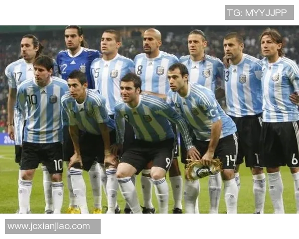 回顾02年传奇足球明星的辉煌时刻与影响力解析